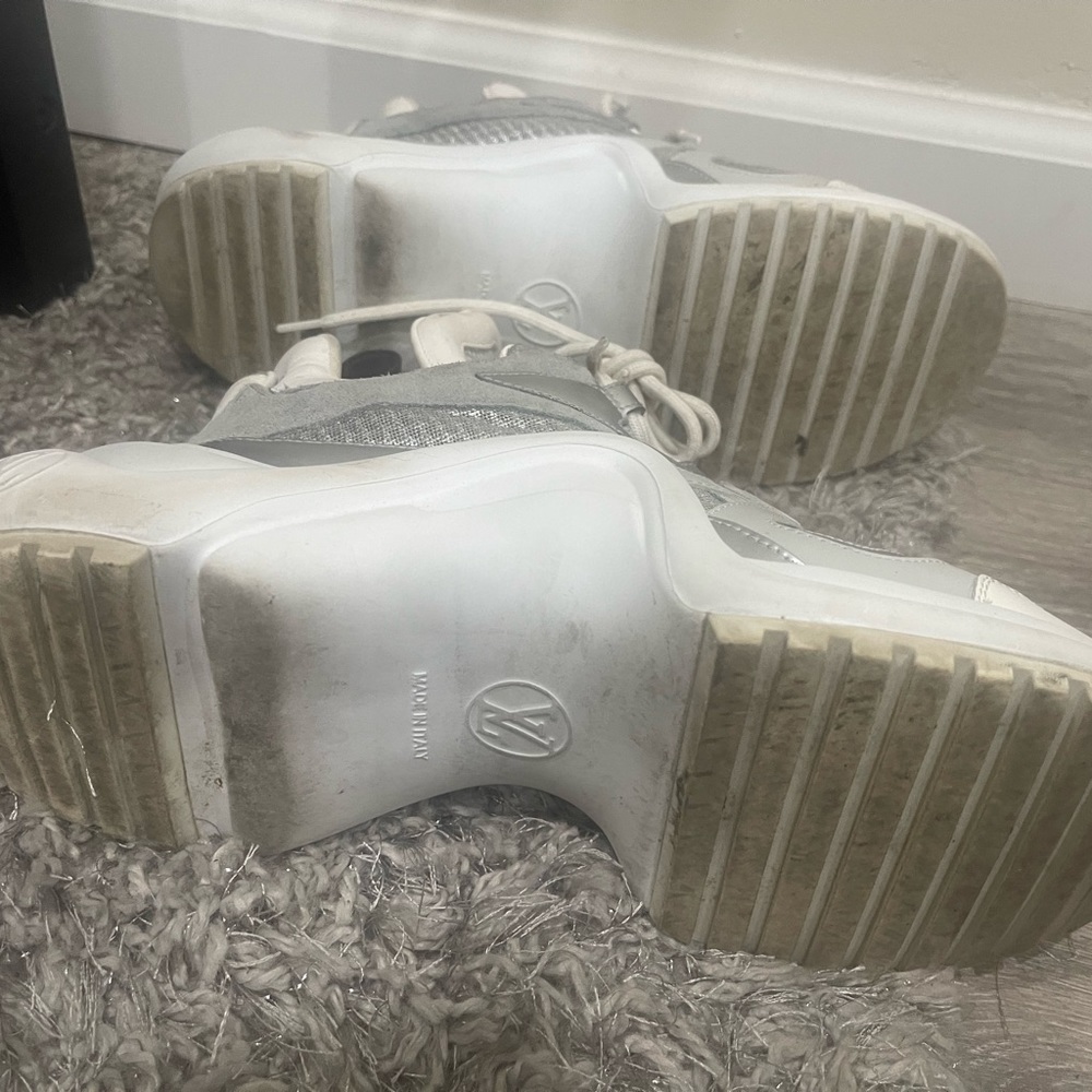 Might have to clean the soles of the inside, worn a couple times! - Picture 5 of 7